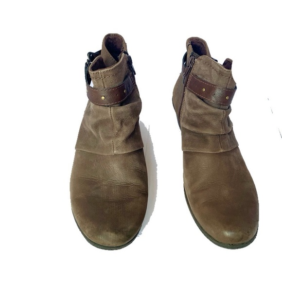 Earth Origins “Meryl” bootie—hard to find - Picture 5 of 5